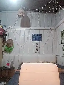 Snapshot of Fellyna chatting on 10.02.25 Fellyna online show from 10.02.25