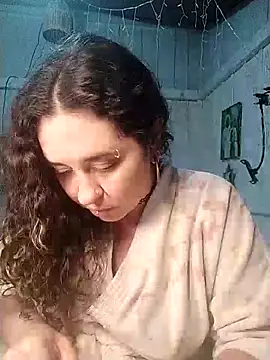 Snapshot of Fellyna chatting on 10.04.25 Fellyna online show from 10.04.25