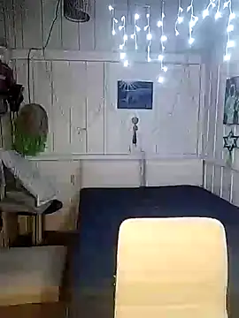 Snapshot of Fellyna chatting on 10.23.25 Fellyna online show from 10.23.25