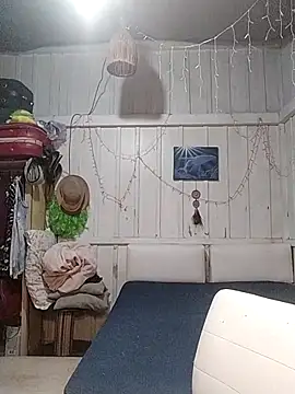 Snapshot of Fellyna chatting on 10.28.25 Fellyna online show from 10.28.25