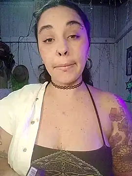 Snapshot of Fellyna chatting on 11.03.25 Fellyna online show from 11.03.25