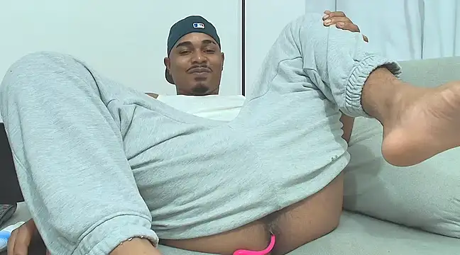 Snapshot of latinbbc_00 chatting on 03.01.25 latinbbc 00 online show from 03.01.25