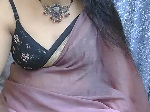 Snapshot of Lovely_Manvi chatting on 10.24.25 Lovely Manvi online show from 10.24.25