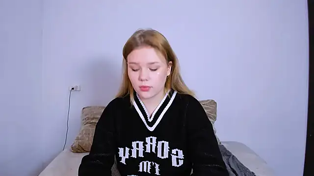 LaseyMoon online show from 10.22.25