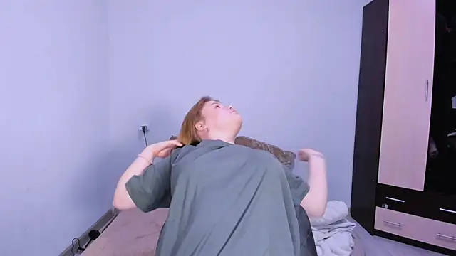 LaseyMoon online show from 11.10.25