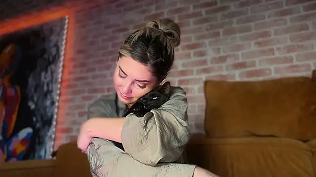  Allie  online show from 02.04.26