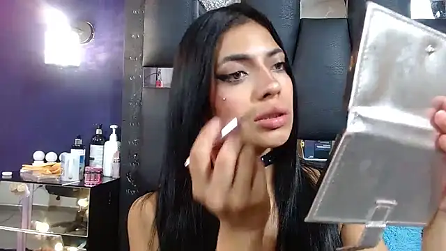 EMYCLARK01 online show from 12.19.25