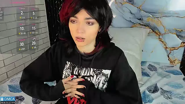 MaeveKuro online show from 10.23.25