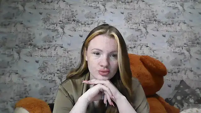 Snapshot of Eveline_May chatting on 10.27.25 Eveline May online show from 10.27.25