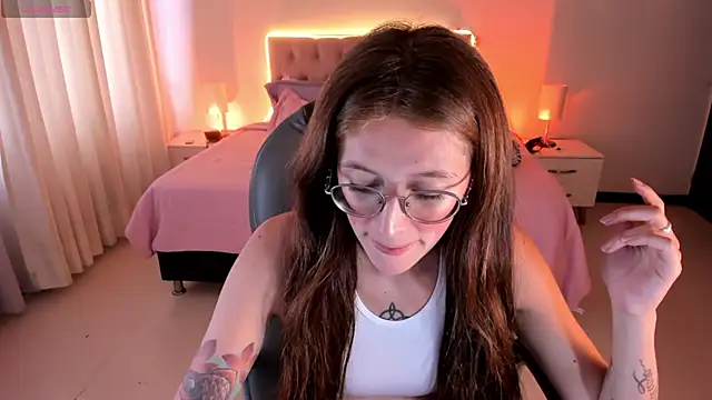 Emily Warren  online show from 09.16.25