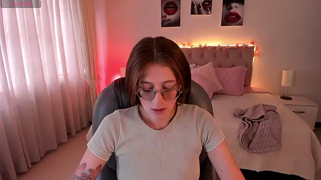 Emily Warren  online show from 10.16.25