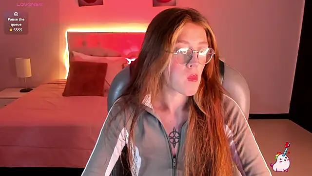 Emily Warren  online show from 02.20.26