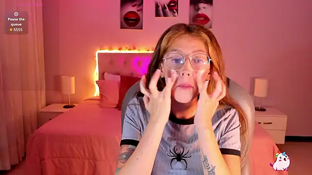 Emily Warren  online show from 03.05.26