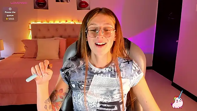 Emily Warren  online show from 03.13.26