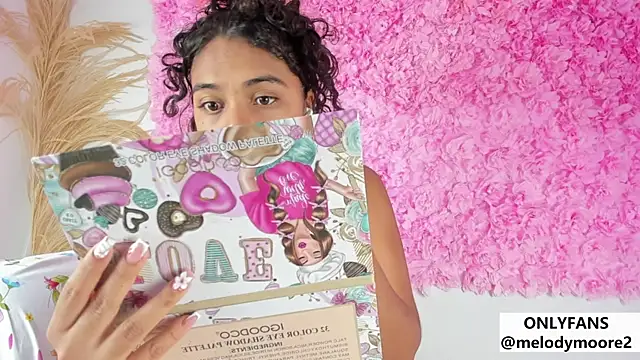Melodymoore  online show from 12.18.25