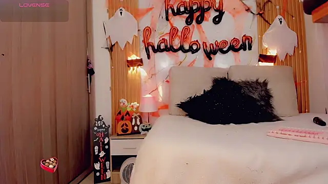 ValeriCardenas online show from 10.18.25