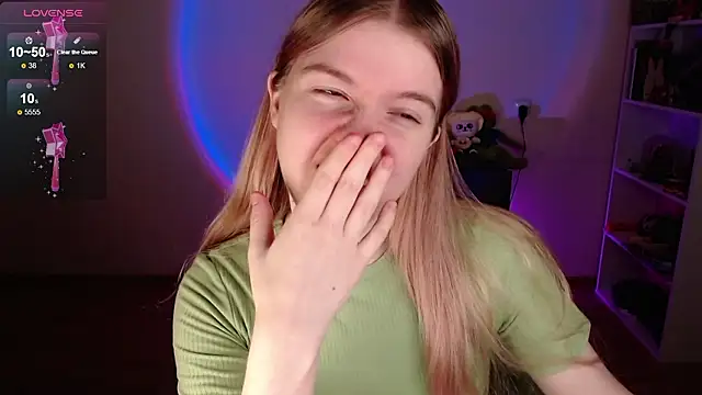 Strawberry juli online show from 03.19.26