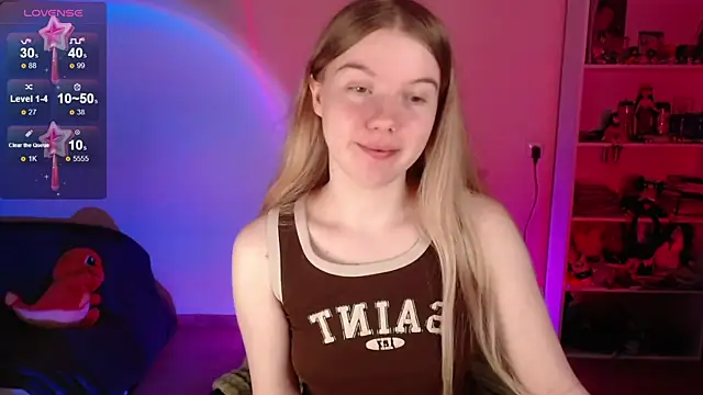 Strawberry juli online show from 05.18.26