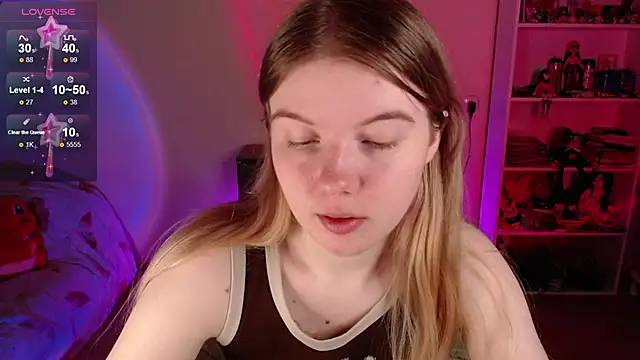 Strawberry juli online show from 05.20.26