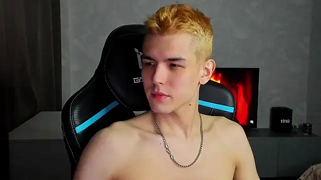 TravisRevas online show from 03.07.25