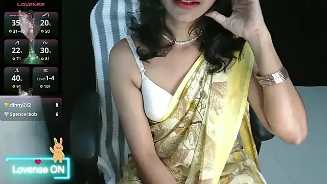 Snapshot of fullmoan chatting on 10.02.25 fullmoan online show from 10.02.25
