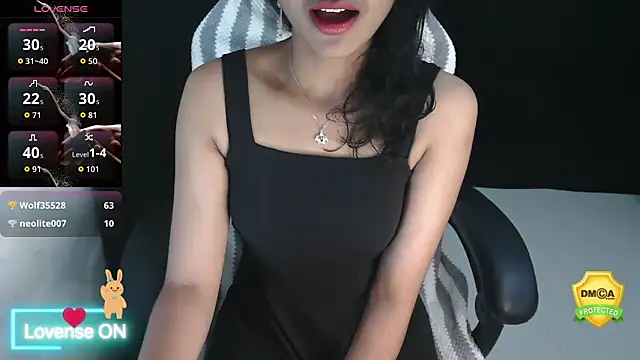 Snapshot of fullmoan chatting on 10.18.25 fullmoan online show from 10.18.25