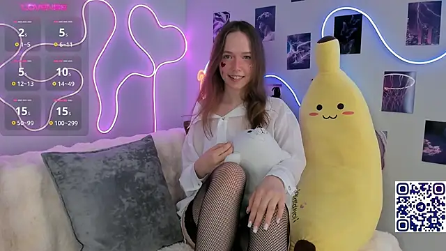 Snapshot of Dreamy_Polly chatting on 03.05.25 Dreamy Polly online show from 03.05.25