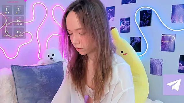 Snapshot of Dreamy_Polly chatting on 03.11.25 Dreamy Polly online show from 03.11.25