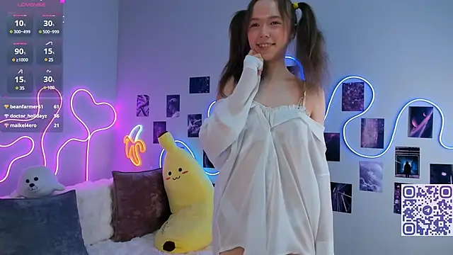 Snapshot of Dreamy_Polly chatting on 03.11.25 Dreamy Polly online show from 03.11.25