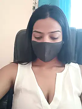 Snapshot of CRAZY__BITE chatting on 04.11.26 CRAZY BITE online show from 04.11.26