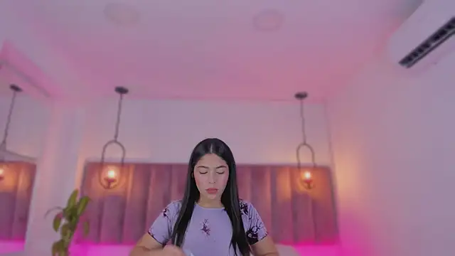 Snapshot of Haily_b chatting on 02.18.26 Haily b online show from 02.18.26