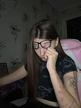 Snapshot of MrrKate chatting on 09.30.25 MrrKate online show from 09.30.25