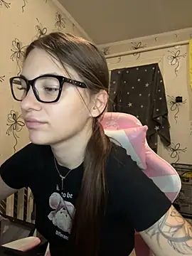 Snapshot of MrrKate chatting on 10.08.25 MrrKate online show from 10.08.25