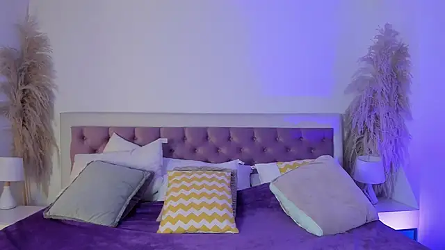 Arianaa collins online show from 10.10.25