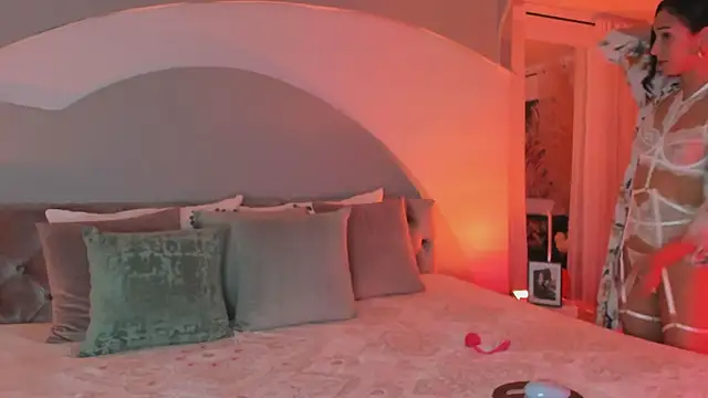 Snapshot of Elizabeth_clark_ chatting on 10.24.25 Elizabeth clark online show from 10.24.25