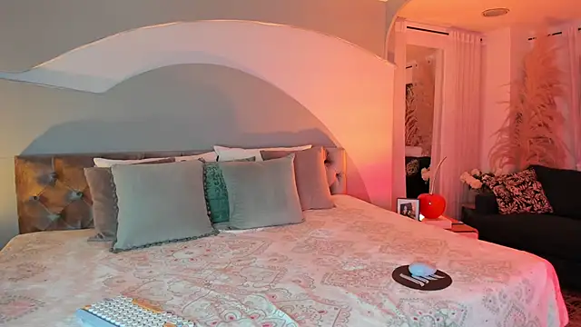 Snapshot of Elizabeth_clark_ chatting on 11.14.25 Elizabeth clark online show from 11.14.25