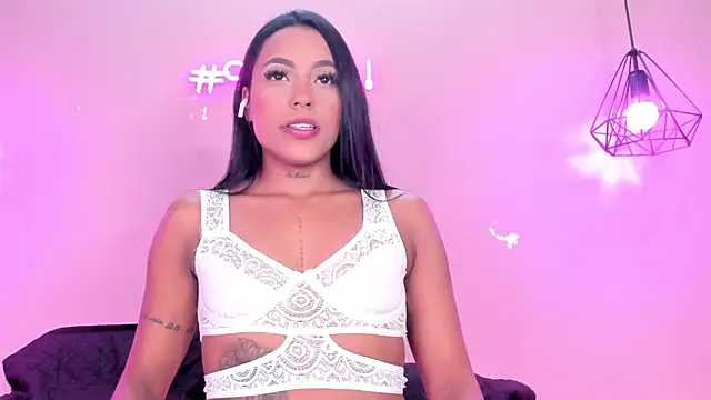 alahia betancurx online show from 03.14.25