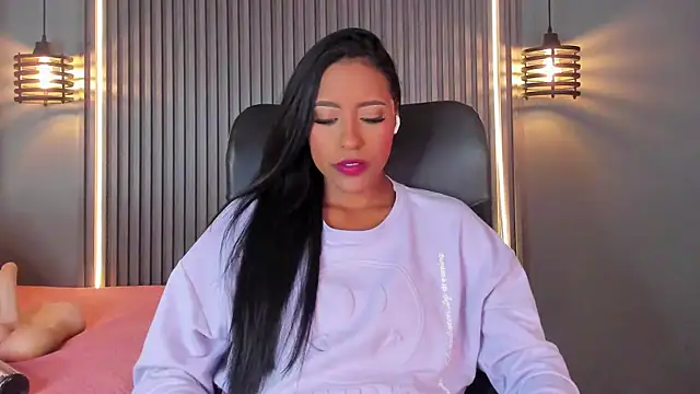 alahia betancurx online show from 09.08.25