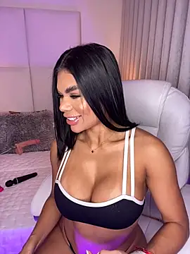 Amylewisq online show from 03.11.25