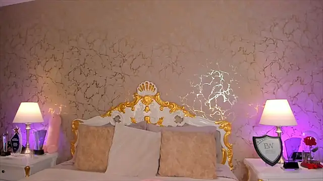 ScarlettWallace online show from 10.15.25