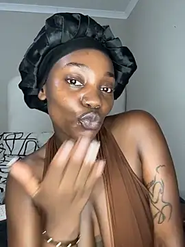 Snapshot of PrincessTamara chatting on 12.15.25 PrincessTamara online show from 12.15.25