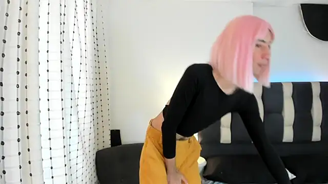 Snapshot of loverisu-coral chatting on 10.04.25 loverisu-coral online show from 10.04.25