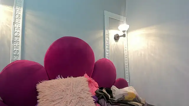 Bonniie 22 online show from 10.31.25