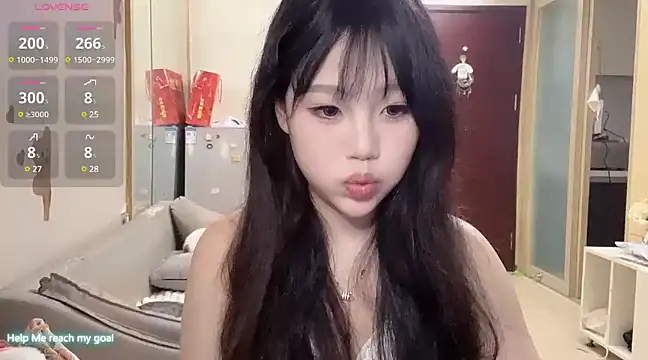 Snapshot of Yik-11 chatting on 02.26.25 Yik-11 online show from 02.26.25