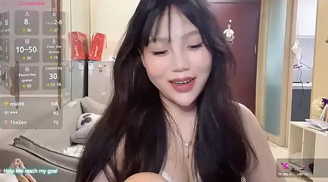 Snapshot of Yik-11 chatting on 02.26.25 Yik-11 online show from 02.26.25