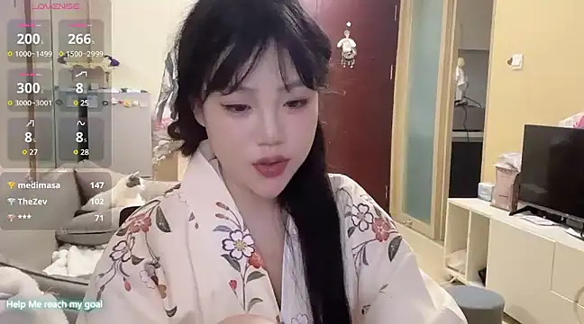 Snapshot of Yik-11 chatting on 02.28.25 Yik-11 online show from 02.28.25