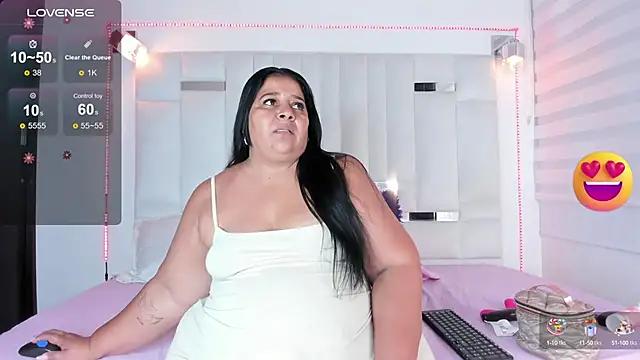 LunaaSweett online show from 09.13.25