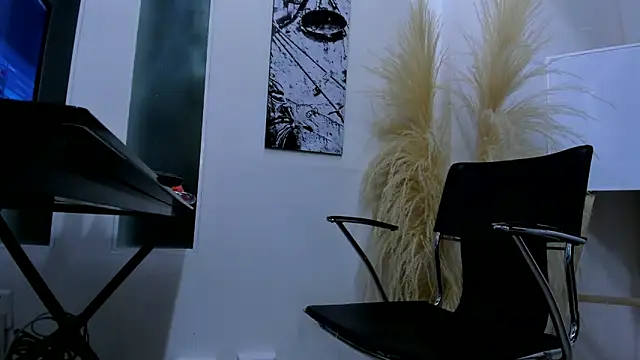 Snapshot of Allison_greey chatting on 12.13.25 Allison greey online show from 12.13.25