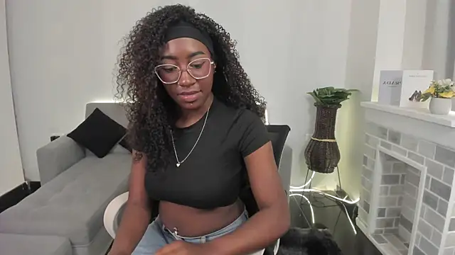 Snapshot of Qeen_blackk chatting on 02.27.26 Qeen blackk online show from 02.27.26