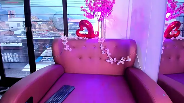 Mitsu Kawii online show from 10.21.25